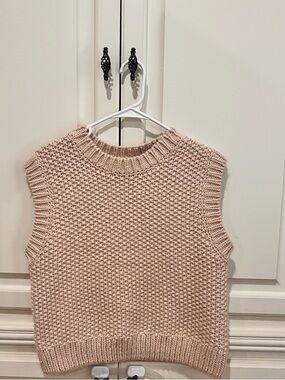 H&M Knit Sweater Vest – Size M (Blush Pink)